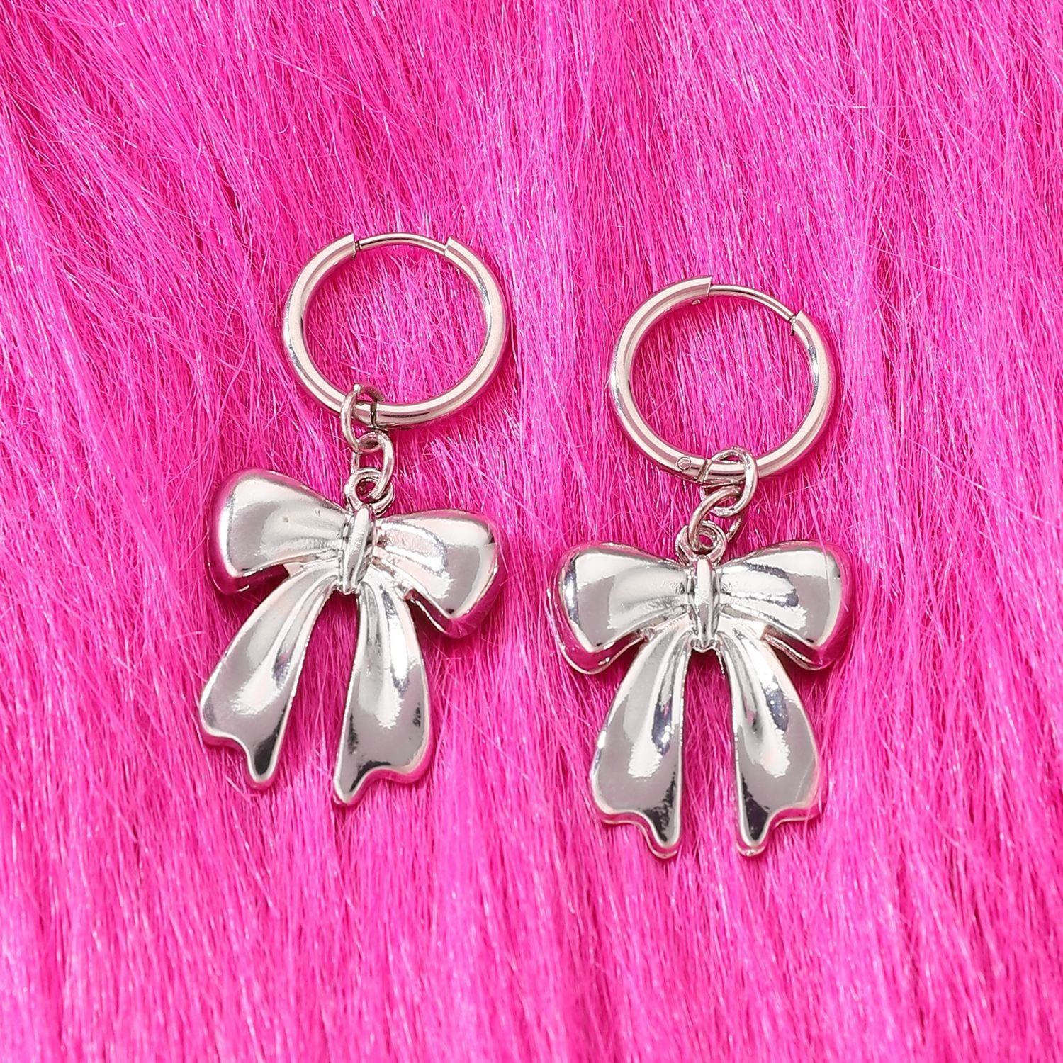 Boucles d'oreilles pendantes vintage gothiques avec nœud papillon et rivet, style punk, pour femmes