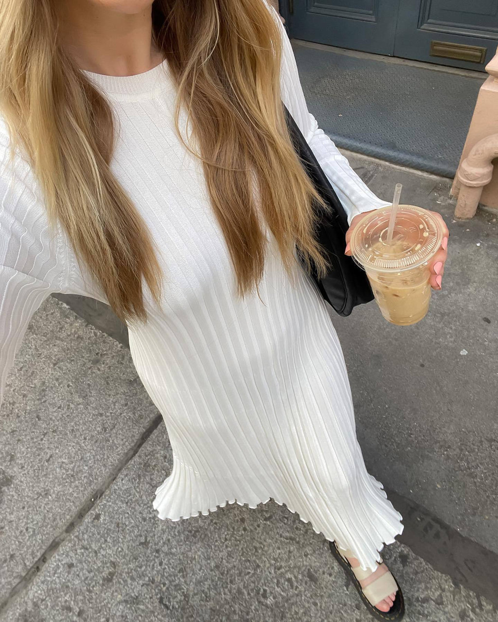 Robe en maille ajustée à col rond pour femme