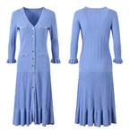 Robe en maille bleu français à col en V, coupe sirène et simple boutonnage pour femme
