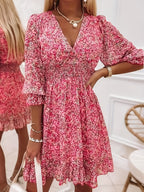 Robe imprimée col V avec manches et taille à volants - design exquis et élégant pour femmes - parfaite pour les femmes au printemps et en automne.