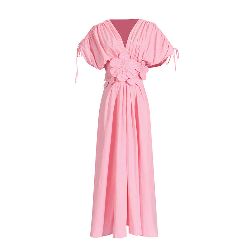 Robe taille haute en dentelle à col en V avec lacets, plis et broderies florales