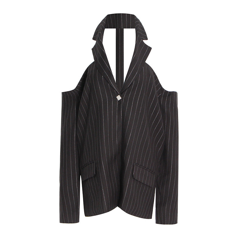 Blazer tendance à épaules dénudées et strass au dos