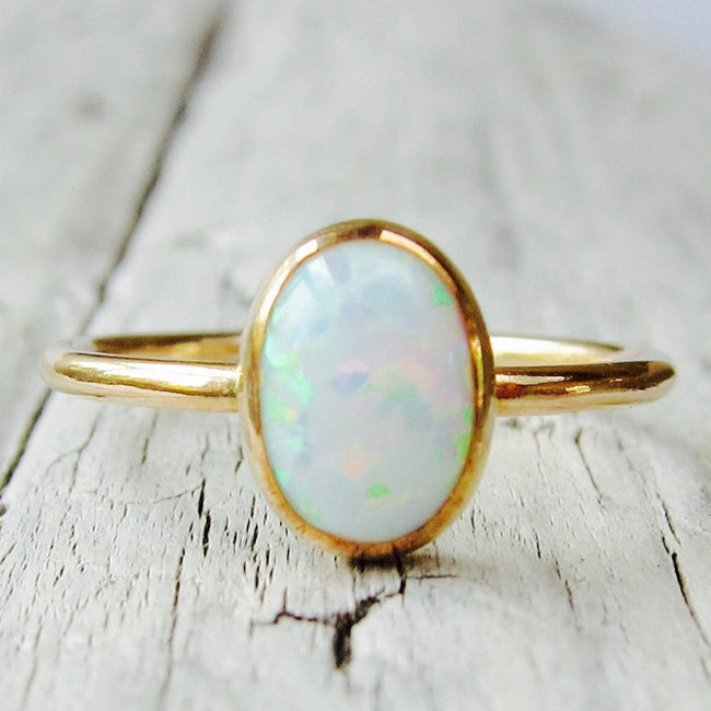 Bague femme en or et opale Hover Image