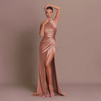Robe longue satinée asymétrique à une épaule pour femme