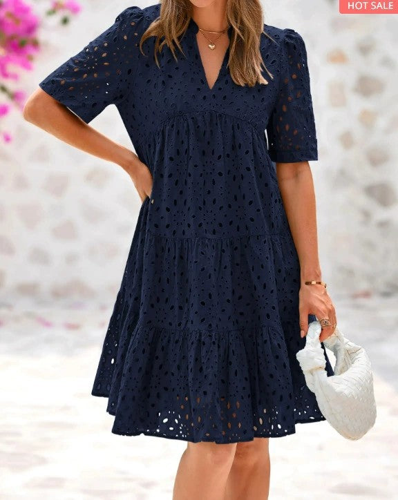 Robe en dentelle ajourée à col en V de haute qualité