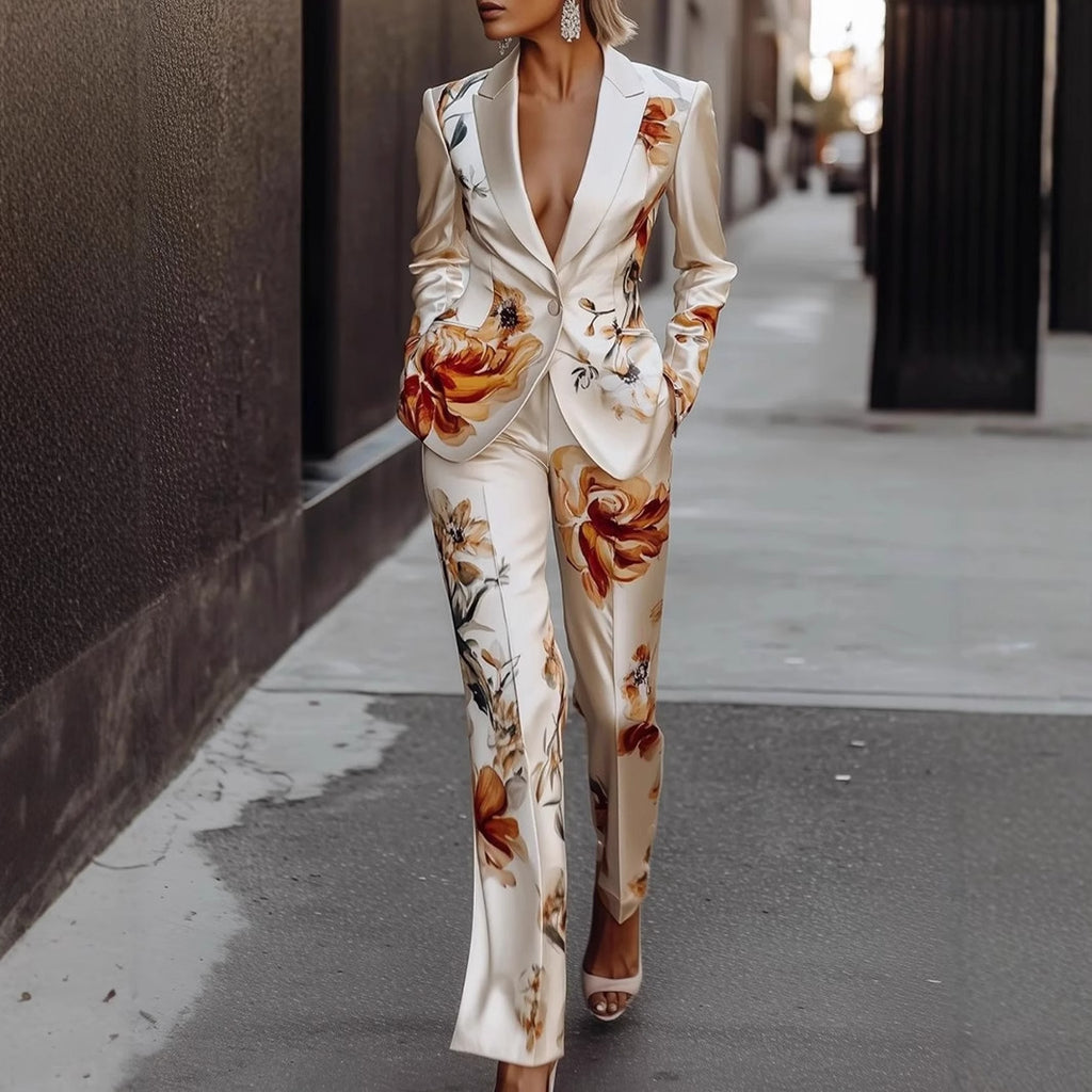 Ensemble deux pièces de costume en satin imprimé à manches longues