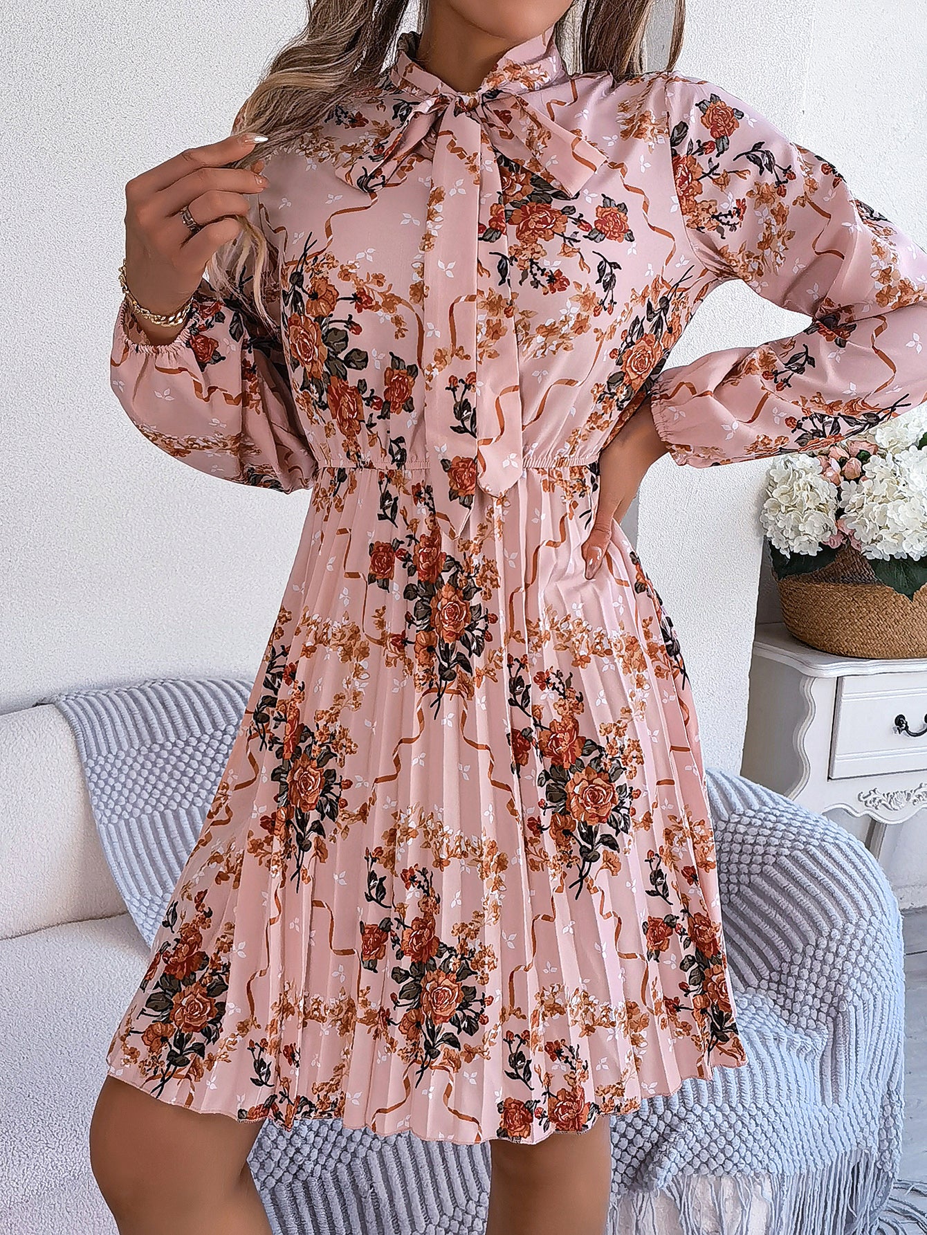 Robe longue plissée élégante à manches longues et taille nouée à imprimé floral pour femme