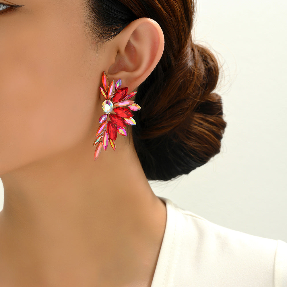 Boucles d'oreilles clous de luxe en cristal en forme d'ailes, strass scintillants, bijoux élégants pour femmes, soirée, mariage, bal de promo