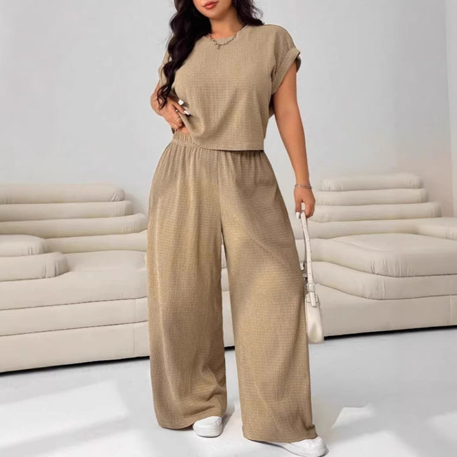 Ensemble décontracté deux pièces : haut à manches courtes et pantalon ample à jambes larges Hover Image