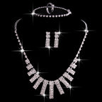 Ensemble de 4 pièces de collier, boucles d'oreilles, bague et bracelet, bijoux de mode pour femmes, avec strass