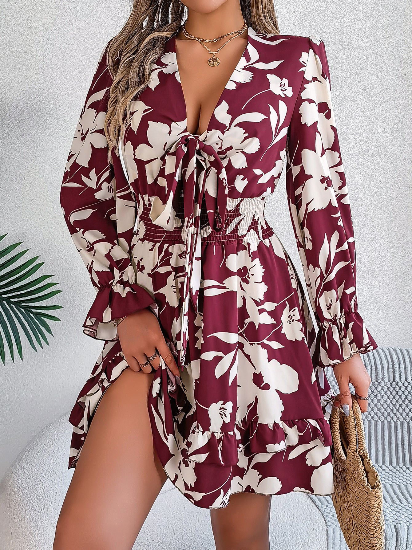 Robe trapèze à manches longues à ourlet festonné et imprimé floral pour femme