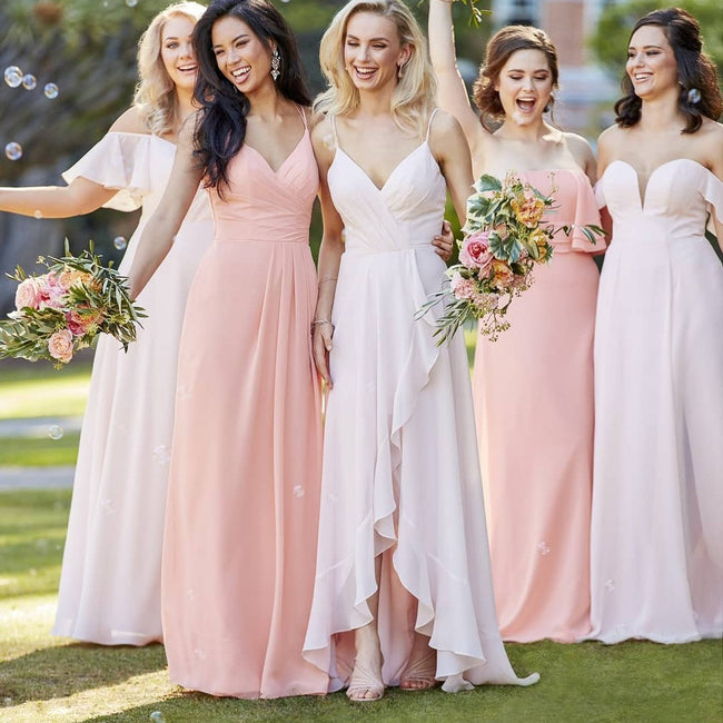 Cintre Robe de sœur de mariage en plein air Banquet Hover Image
