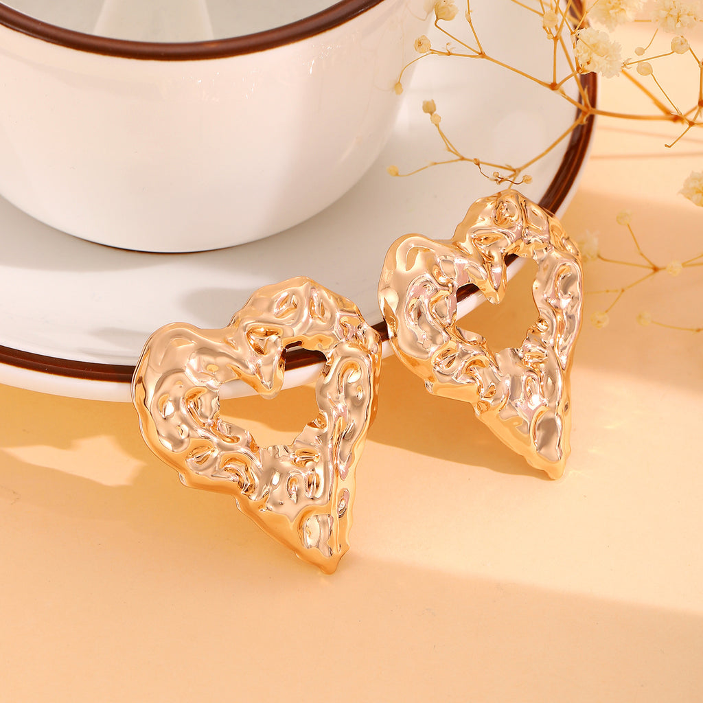 Nouvelles Boucles d'oreilles plissées en forme de cœur creux en lave, Bijoux fantaisie exagérés pour femmes, Cadeau de la Saint-Valentin