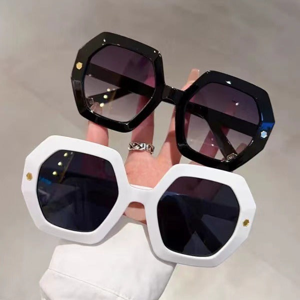 Nouvelles lunettes de soleil hexagonales avec rivets et personnalité pour femmes Main Image