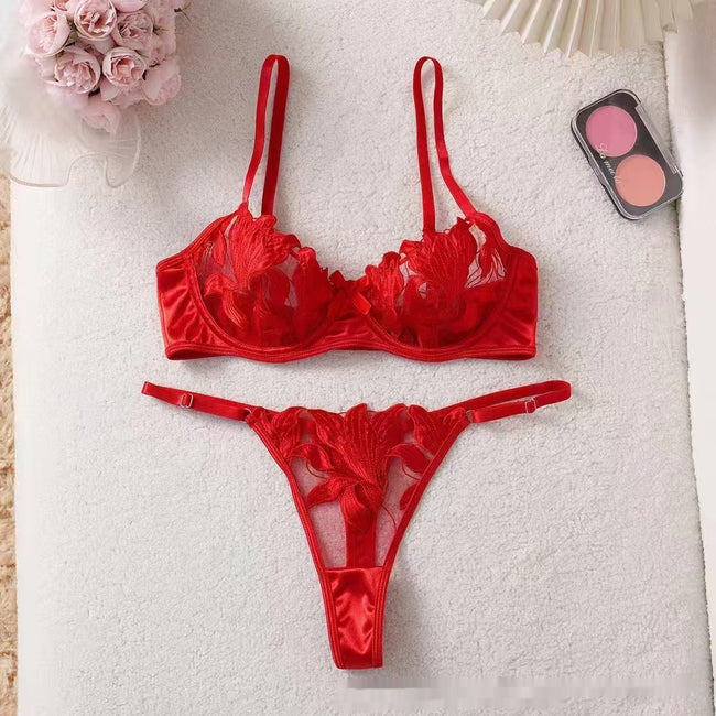 Ensemble Lingerie Sexy Brodé pour Femme Main Image