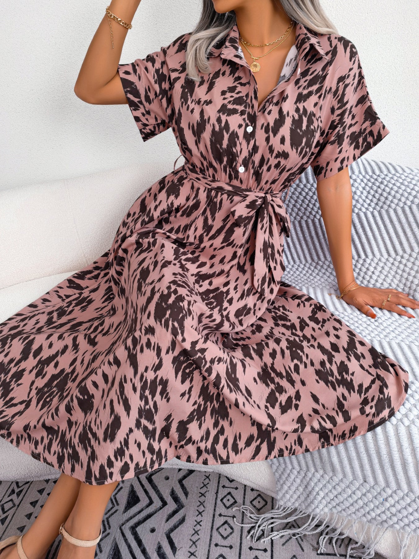 Robe chemise décontractée ample à imprimé léopard et taille nouée pour femme