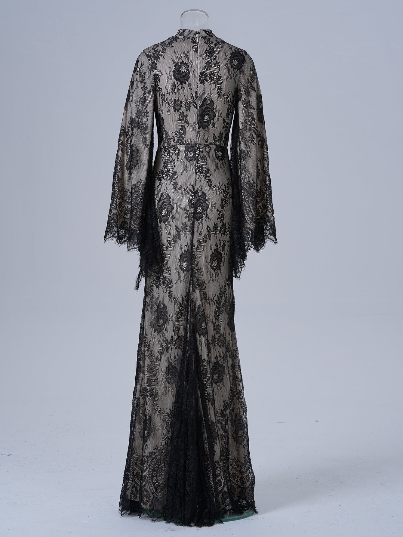 Robe de soirée sexy à manches longues et col rond en dentelle