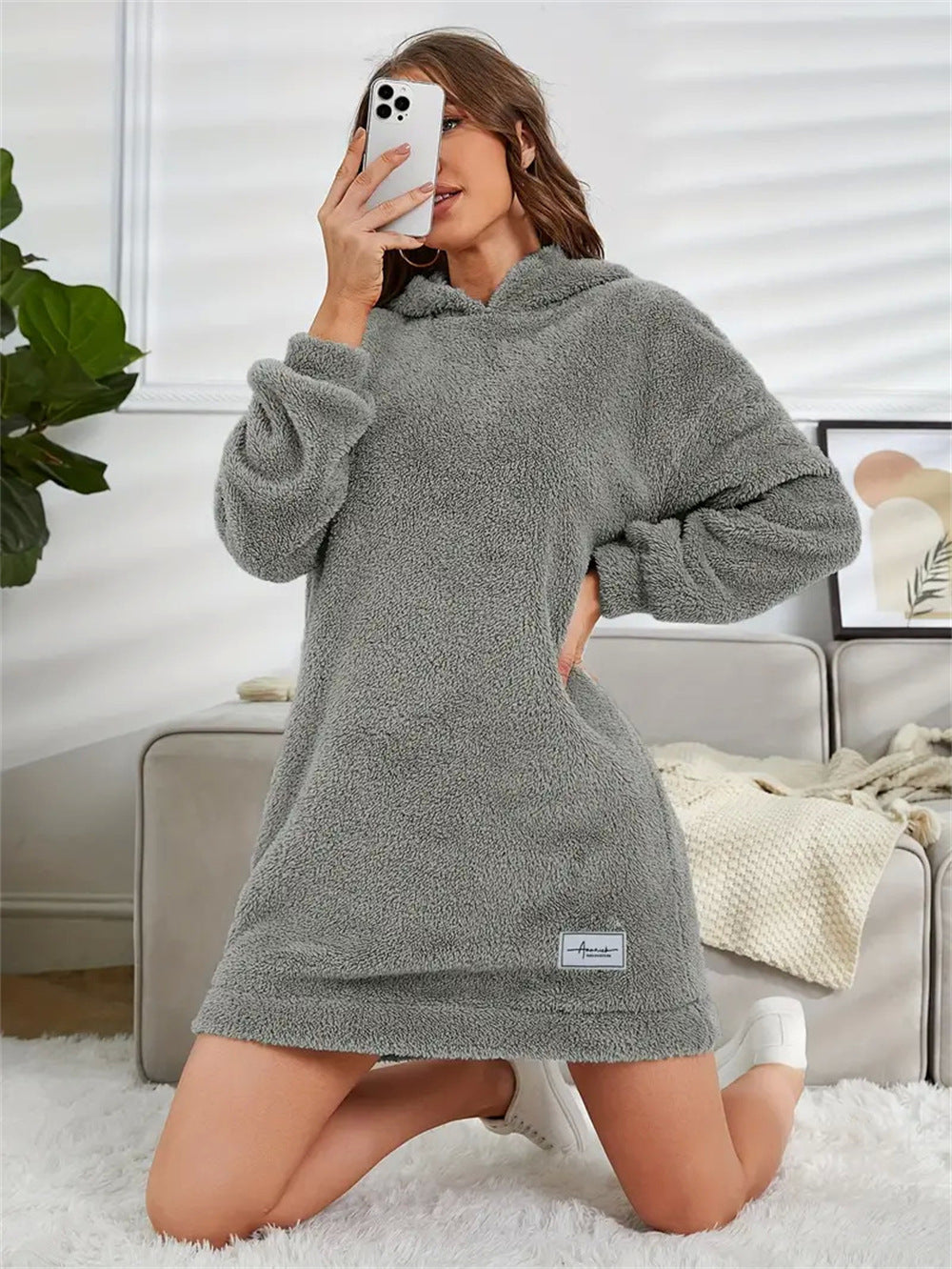 Robe à capuche et manches longues en peluche pour femme