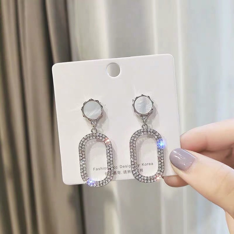 Boucles d'oreilles pendantes exagérées en strass pour femmes