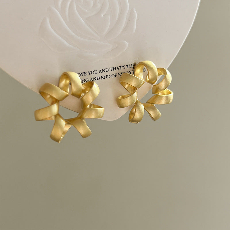 Boucles d'oreilles clous tendance cercle torsadé pour femmes, style simple, tempérament, couleur or, hyperbole, bijoux pour un usage quotidien, cadeaux de fête