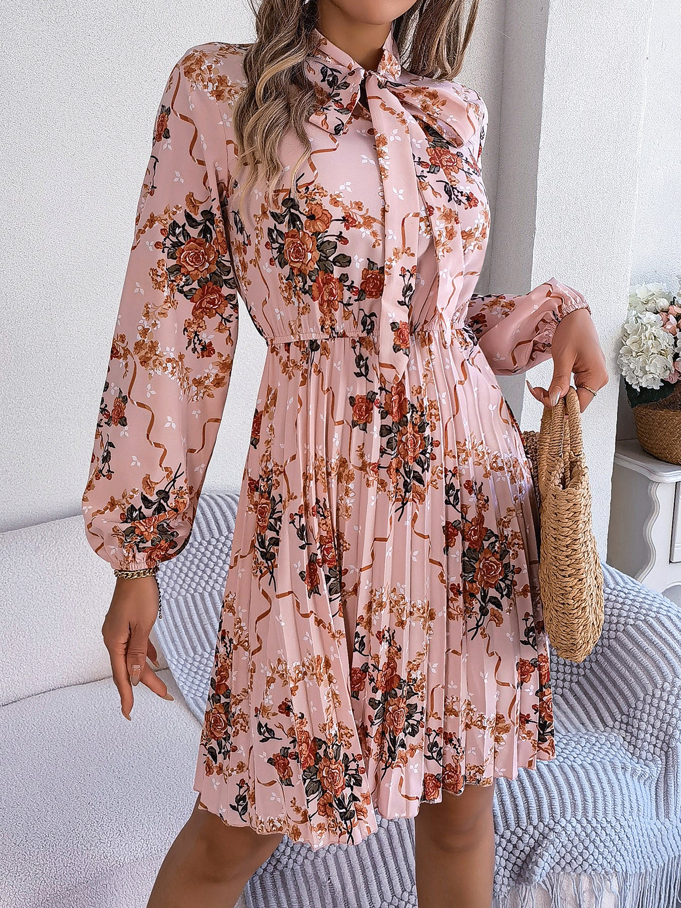 Robe longue plissée élégante à manches longues et taille nouée à imprimé floral pour femme