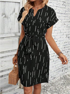 Robe à manches chauve-souris fendue au col avec ceinture à imprimé intégral pour femme