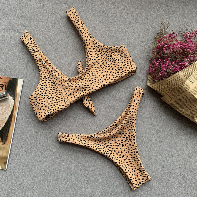 Maillot de bain une pièce léopard dos nu Hover Image