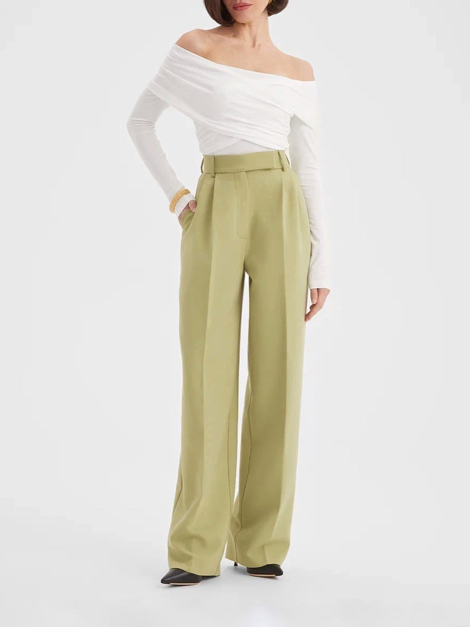 Ensemble veste de costume verte cintrée et pantalon taille haute