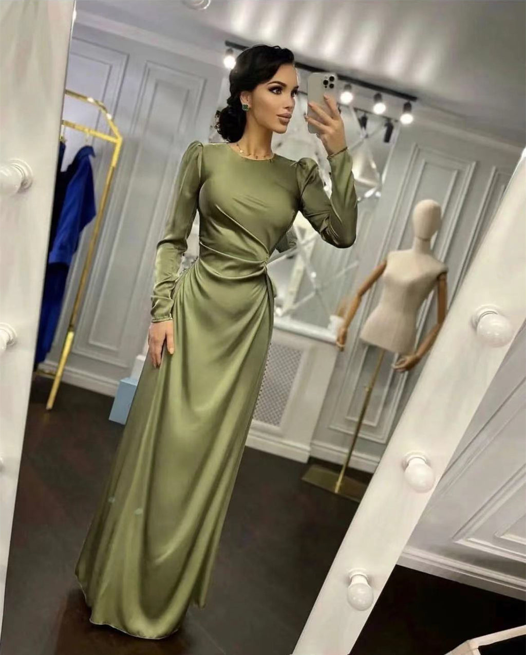 Belle robe irrégulière cintrée