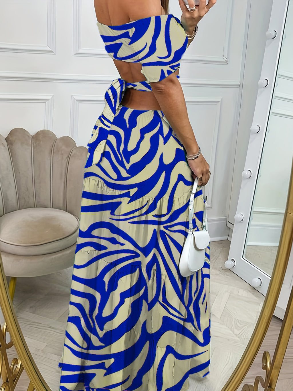 Robe longue à col une ligne imprimé et manches courtes avec taille creuse, pour les vacances d'été. Vêtements pour femmes.