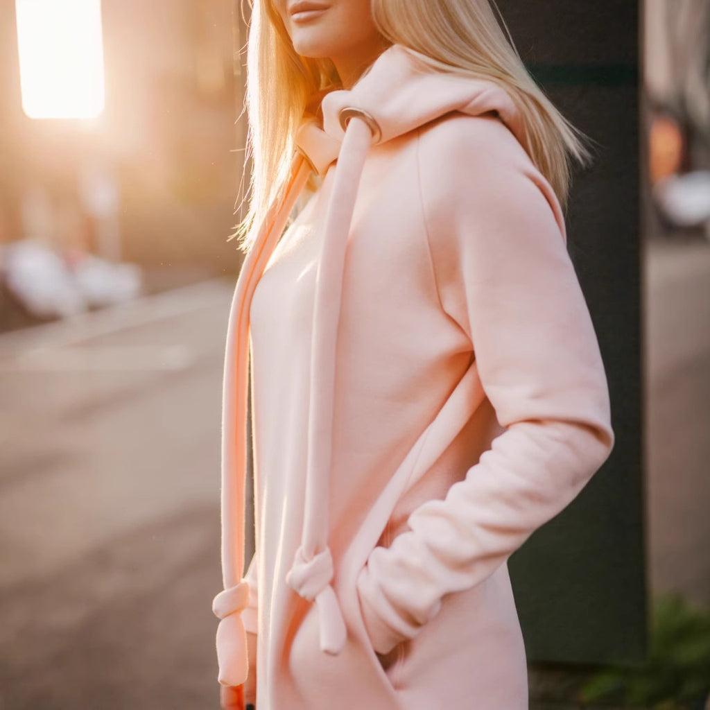 Robe-chandail épaisse à capuche coupe ajustée et longue de style urbain