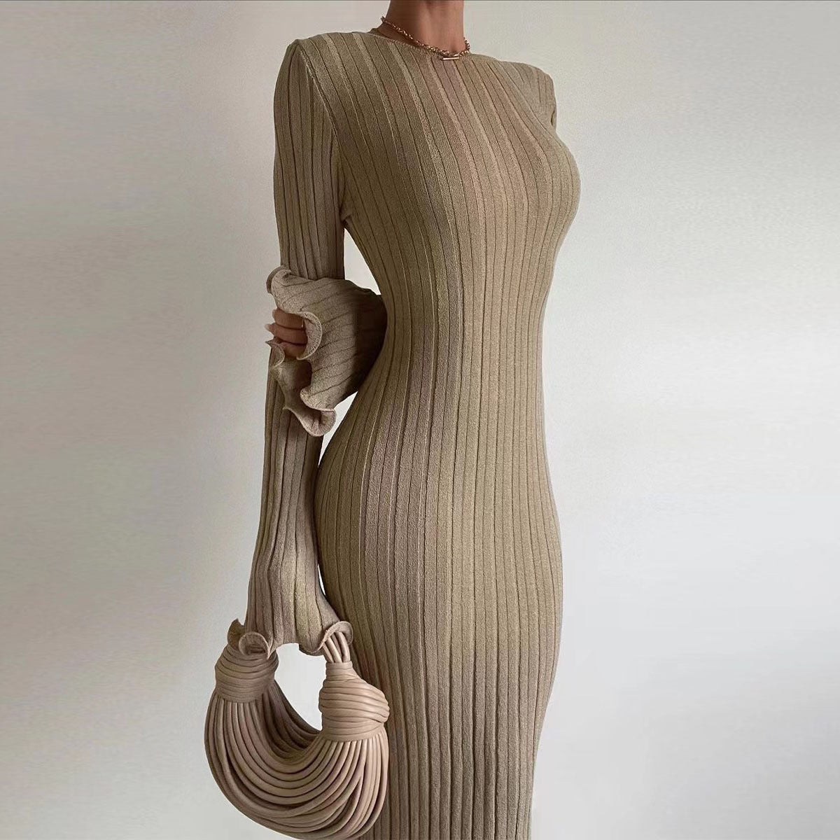 Robe en maille à manches longues et volants
