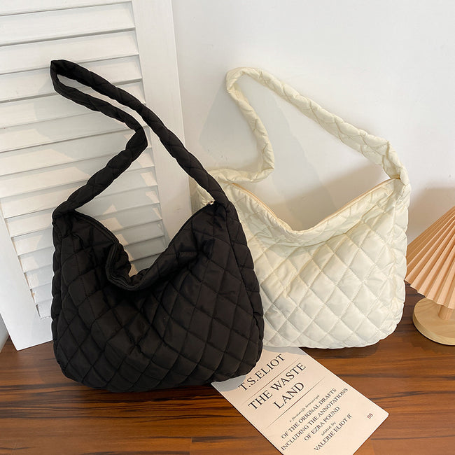 Sacs à bandoulière chauds pour femmes, sacs de courses tendance pour l'hiver Hover Image