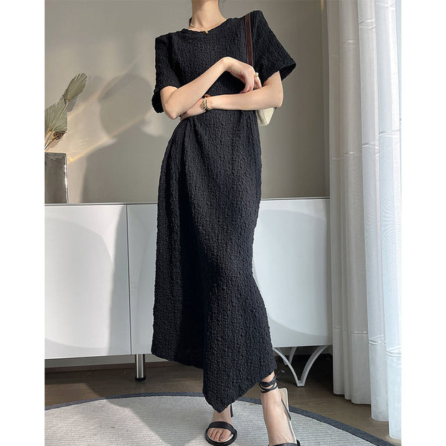 Robe de niche pour femme avec une sensation de texture et de design Hover Image