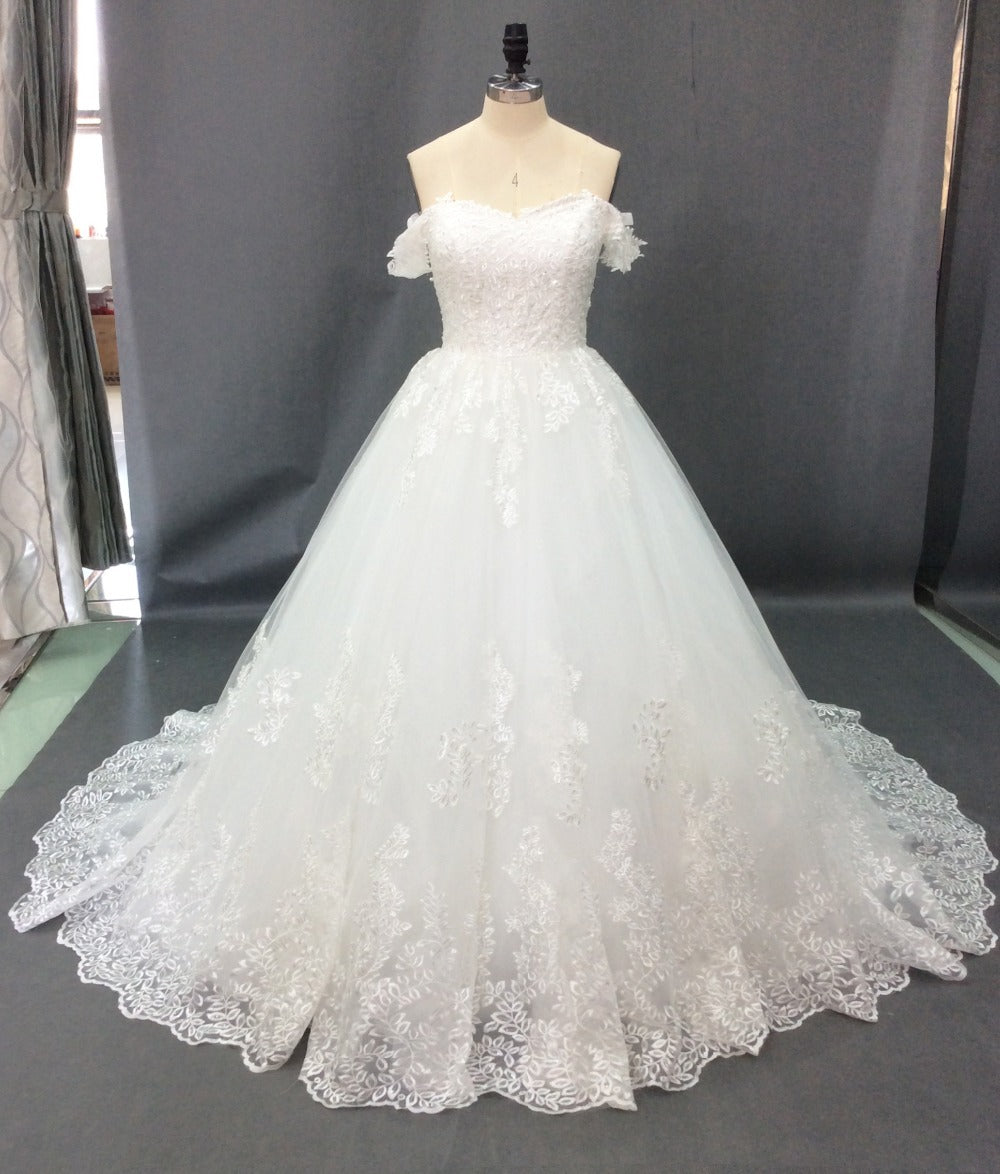 Robe de mariée de maître de commerce extérieur personnalisée