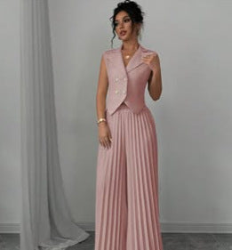 Ensemble de vêtements d'été sans manches pour femmes, avec veste à revers boutonnée et pantalon plissé droit.