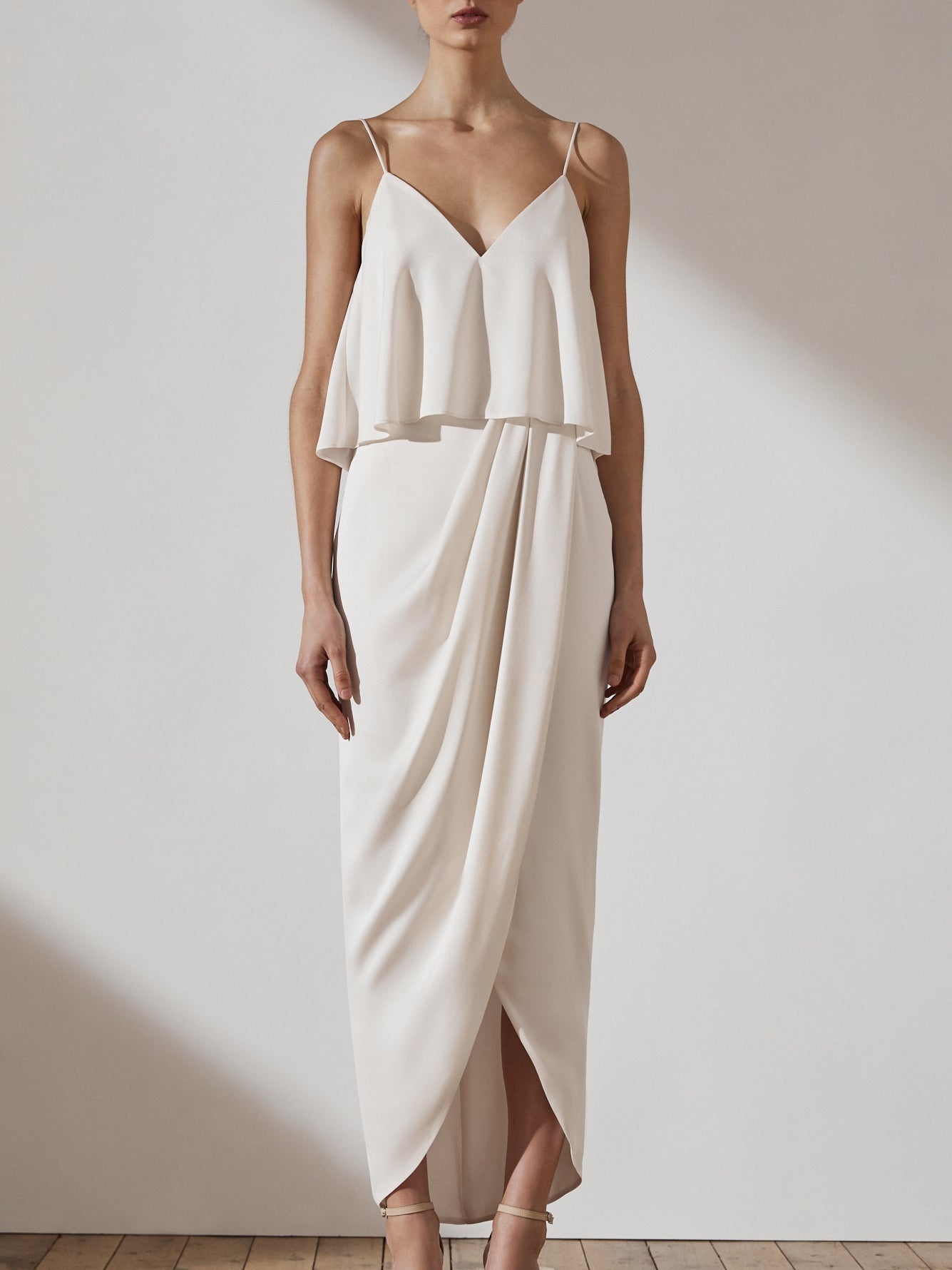 Simple Wedding DressSimple And Atmospheric Slim Fitting Long Off Shoulder Dress