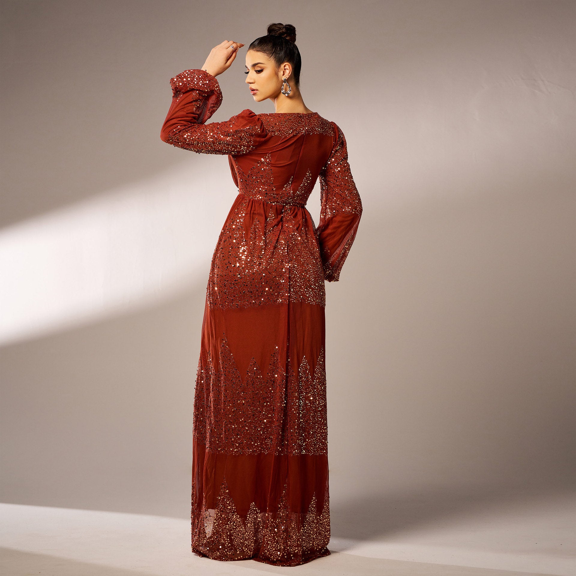 Robe de soirée longue à sequins, col en V et manches longues, sexy