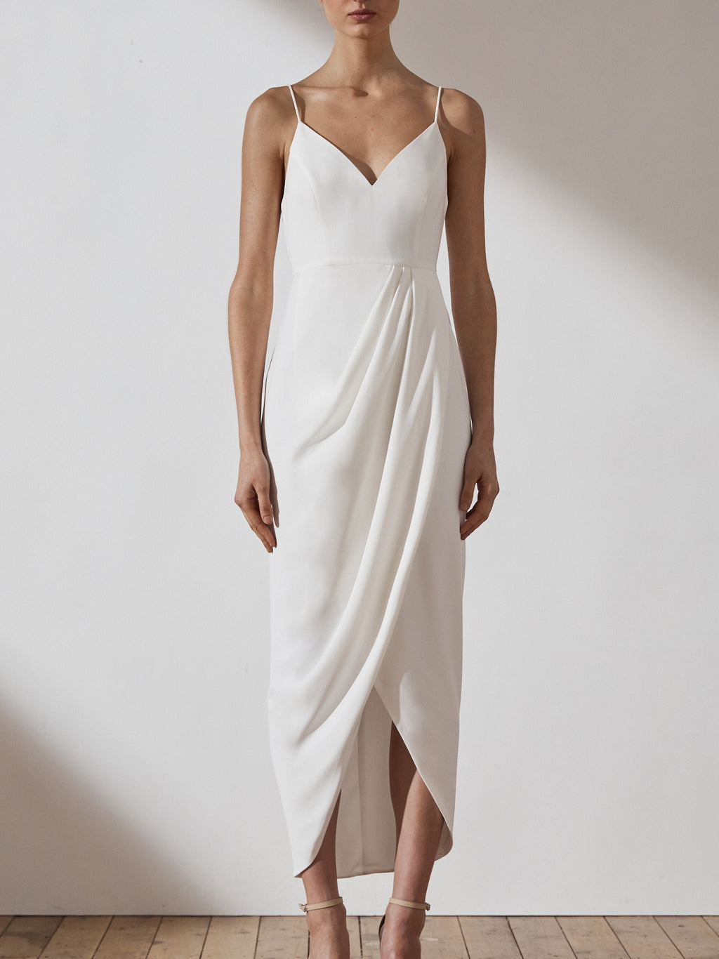 Simple Wedding DressSimple And Atmospheric Slim Fitting Long Off Shoulder Dress