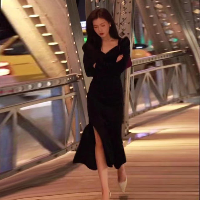Robe en velours doré à la mode pour femme Hover Image