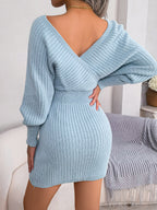 Robe pull moulante à manches chauve-souris et col en V croisé