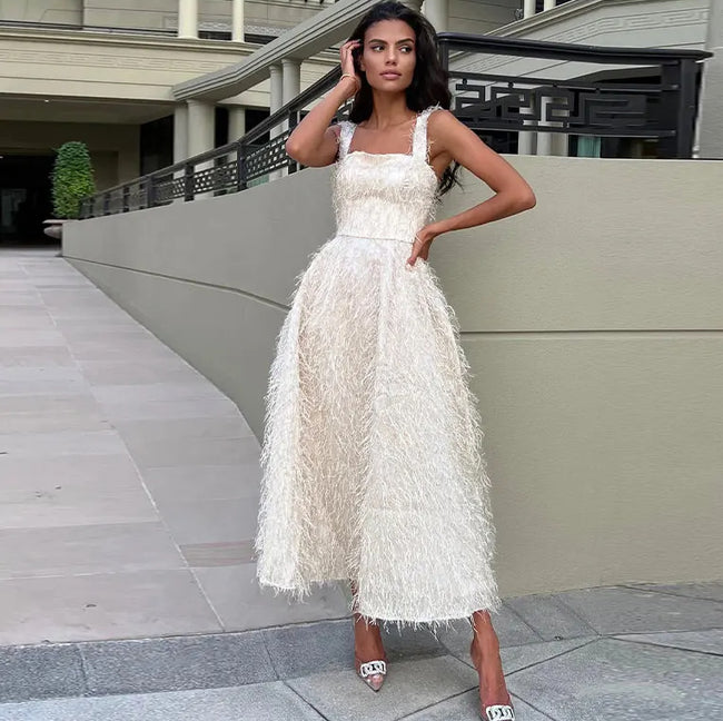 Robe sans manches à pompons pour femme Hover Image