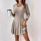 Robe pull à col en V en maille française pour femme