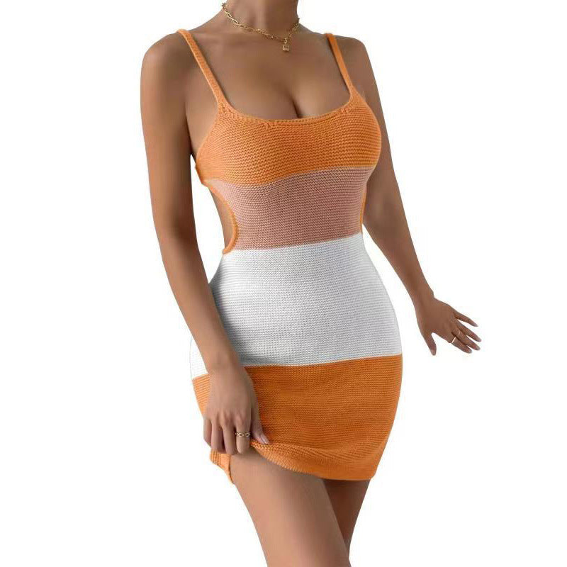 Robe en laine tricotée dos nu à lacets, bretelles et rayures contrastées
