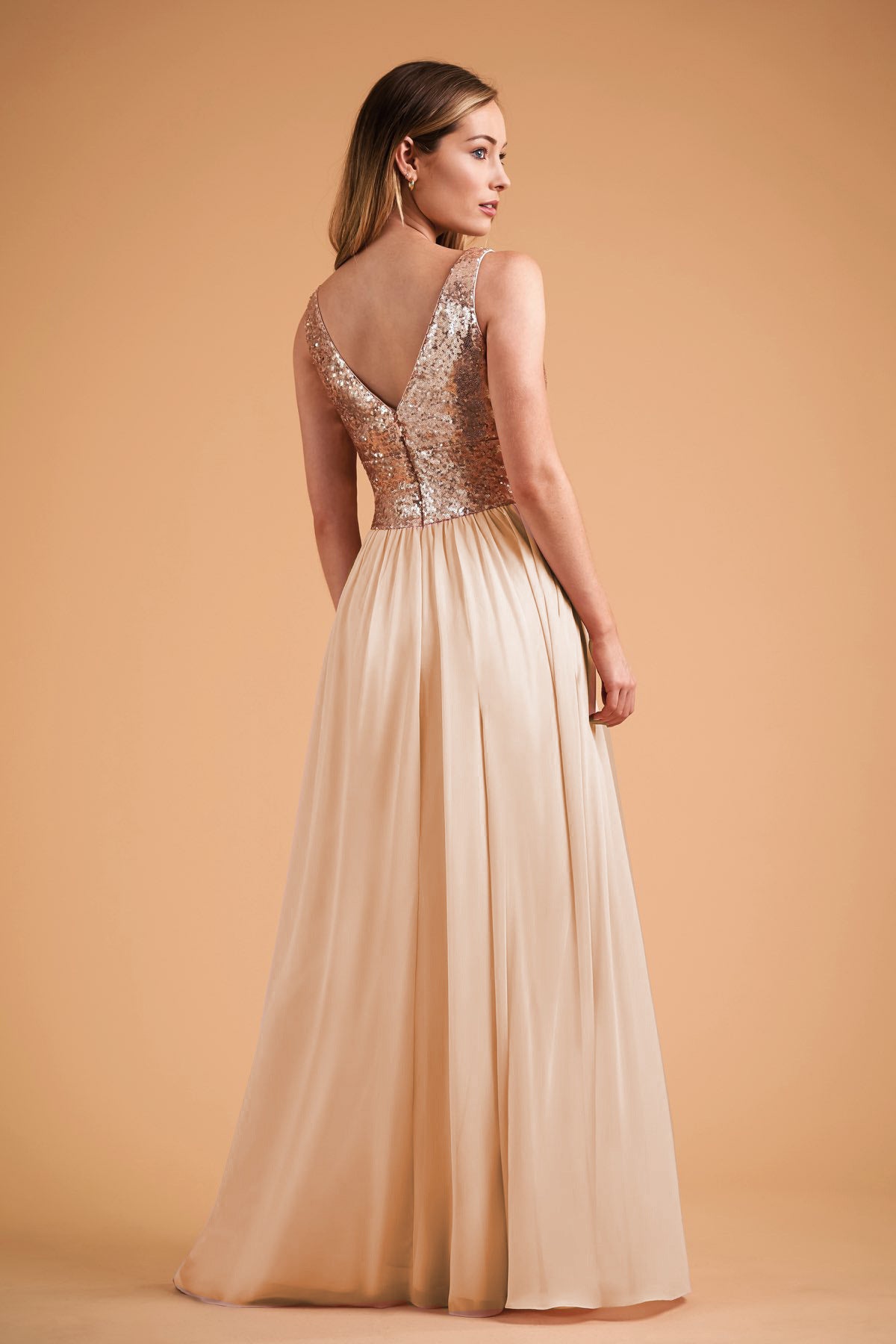 Robe de demoiselle d'honneur sans manches à col en V