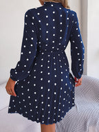 Robe longue plissée à pois et taille nouée à manches longues pour femme