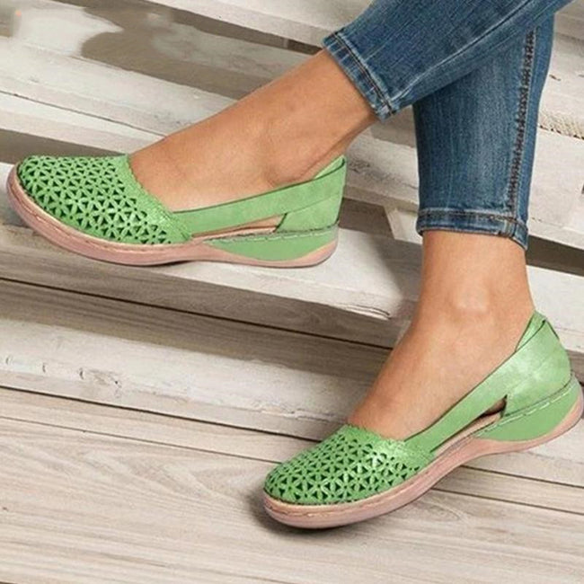 Sandales à la mode pour femme, creuses et fermées sur le devant Hover Image