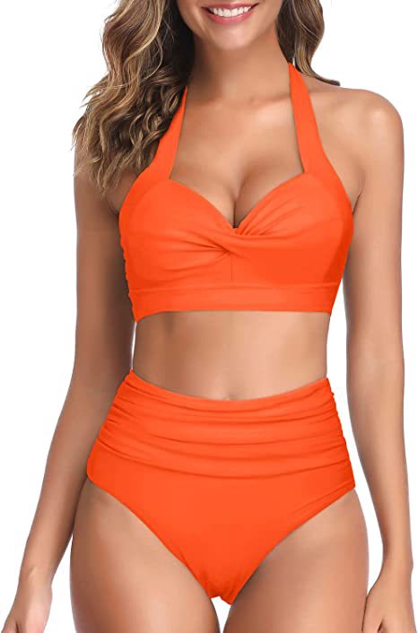 Maillot de bain de vacances au bord de la mer avec haut de bikini fendu à nœud