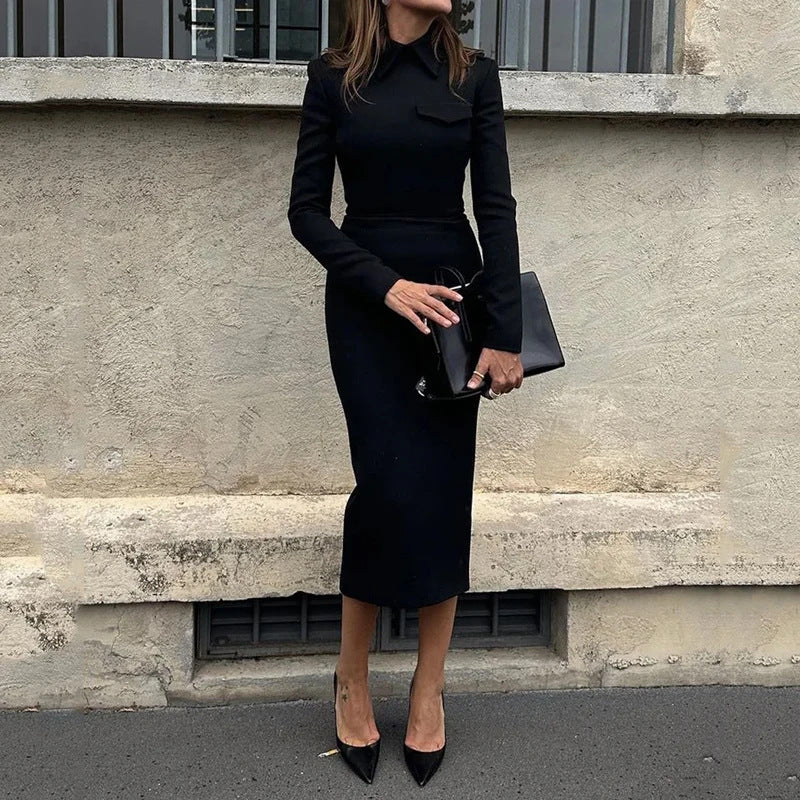 Robe moulante unie avec drapé à la taille