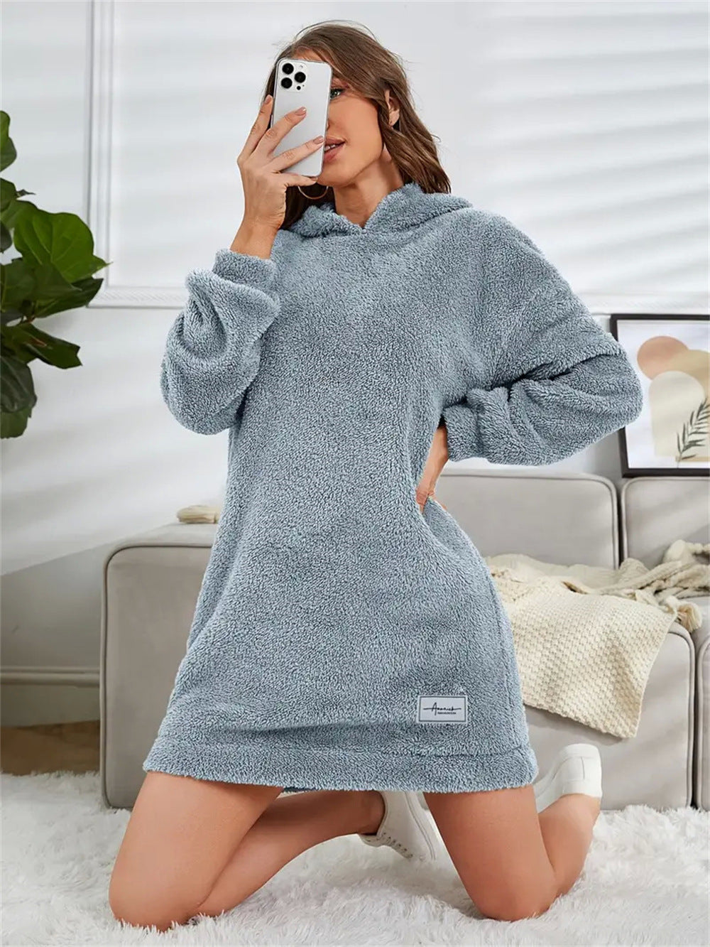Robe à capuche et manches longues en peluche pour femme